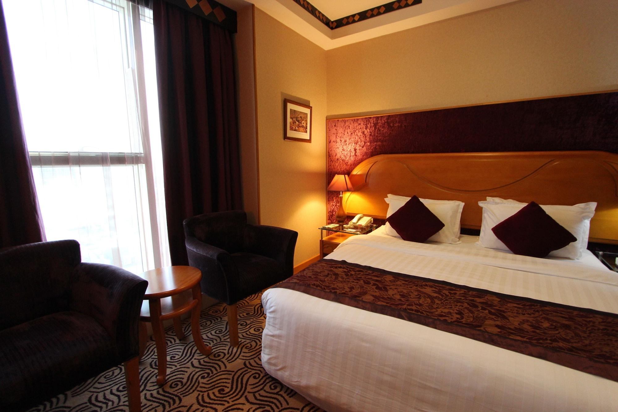 Awaliv International Hotel Ta'if Eksteriør billede A room at the hotel