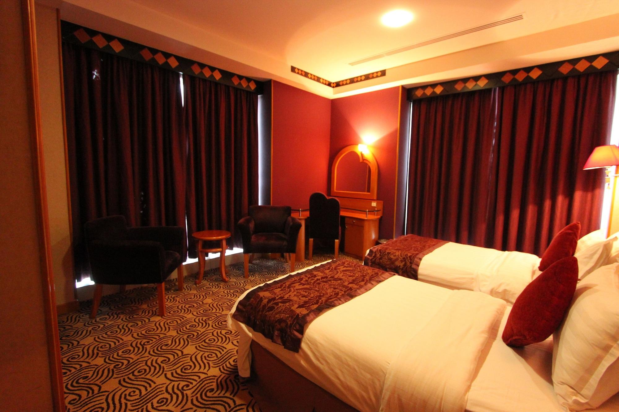 Awaliv International Hotel Ta'if Eksteriør billede A room at the hotel