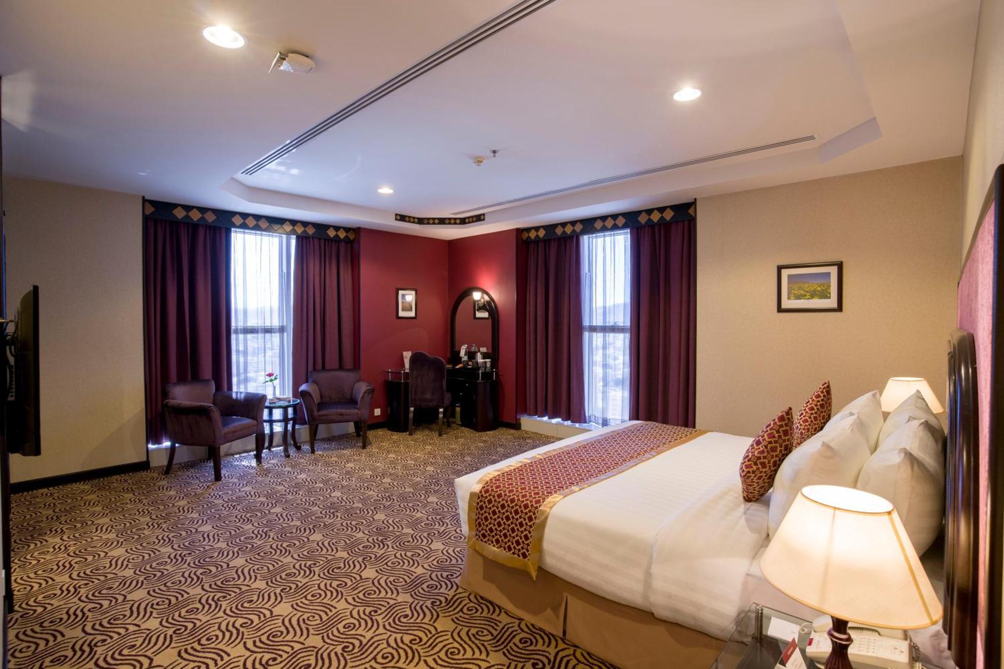 Awaliv International Hotel Ta'if Værelse billede A suite at the hotel
