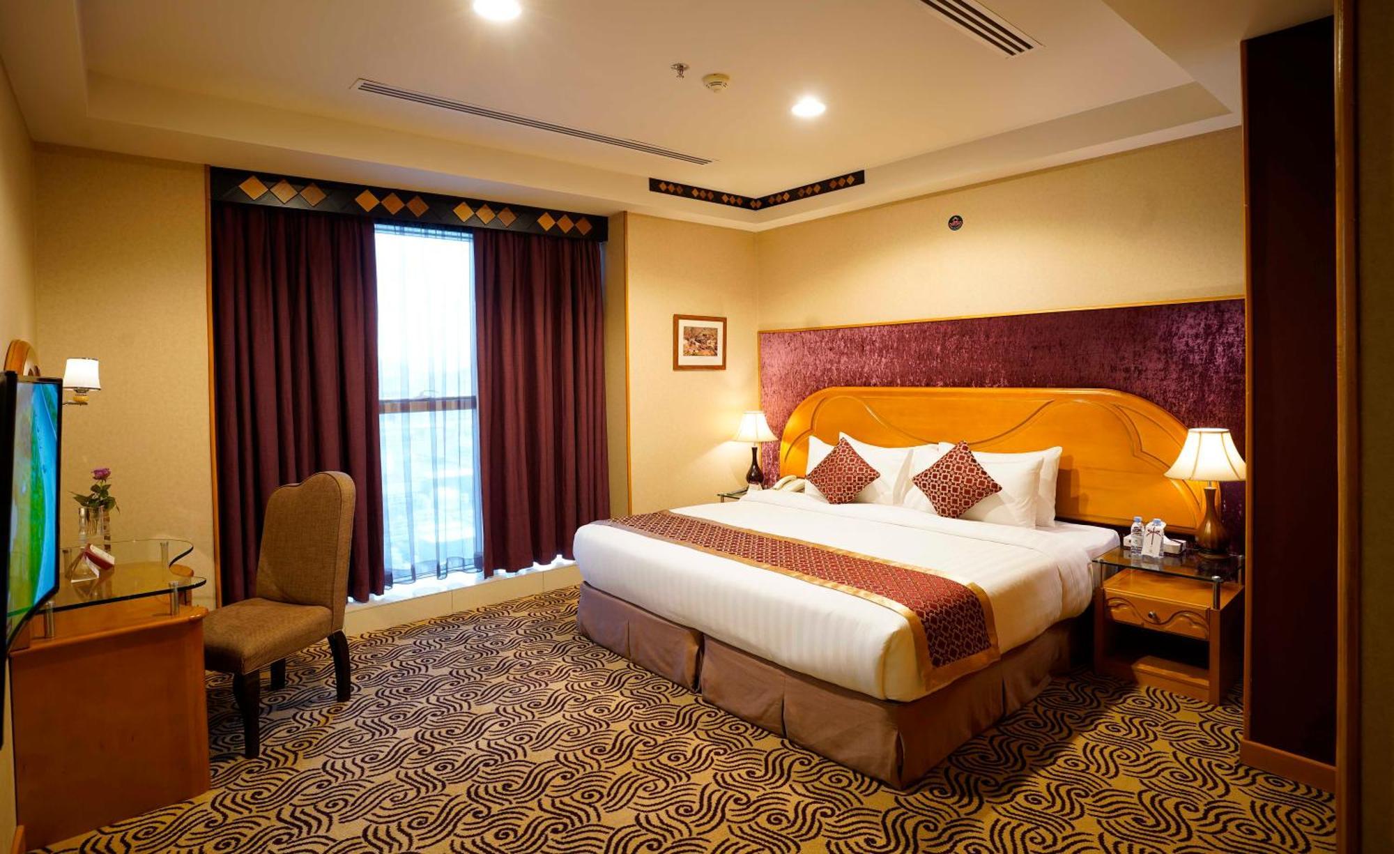 Awaliv International Hotel Ta'if Værelse billede A bedroom at the hotel