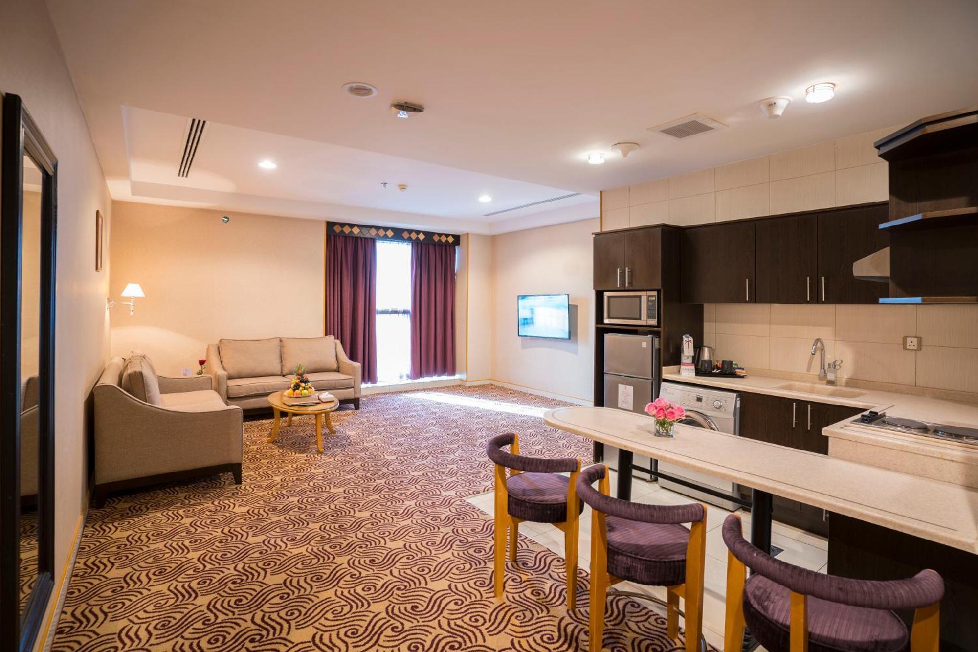 Awaliv International Hotel Ta'if Værelse billede A suite at the hotel