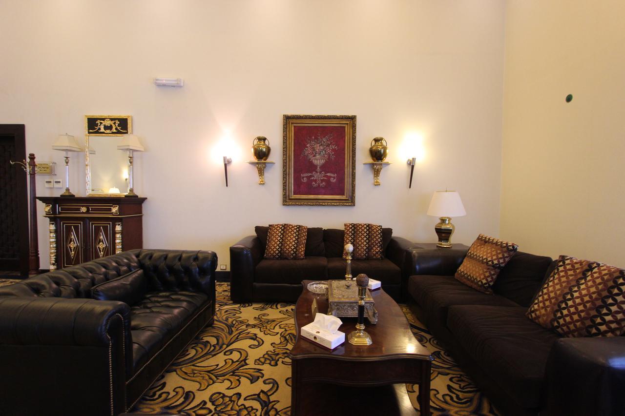 Awaliv International Hotel Ta'if Eksteriør billede The drawing room