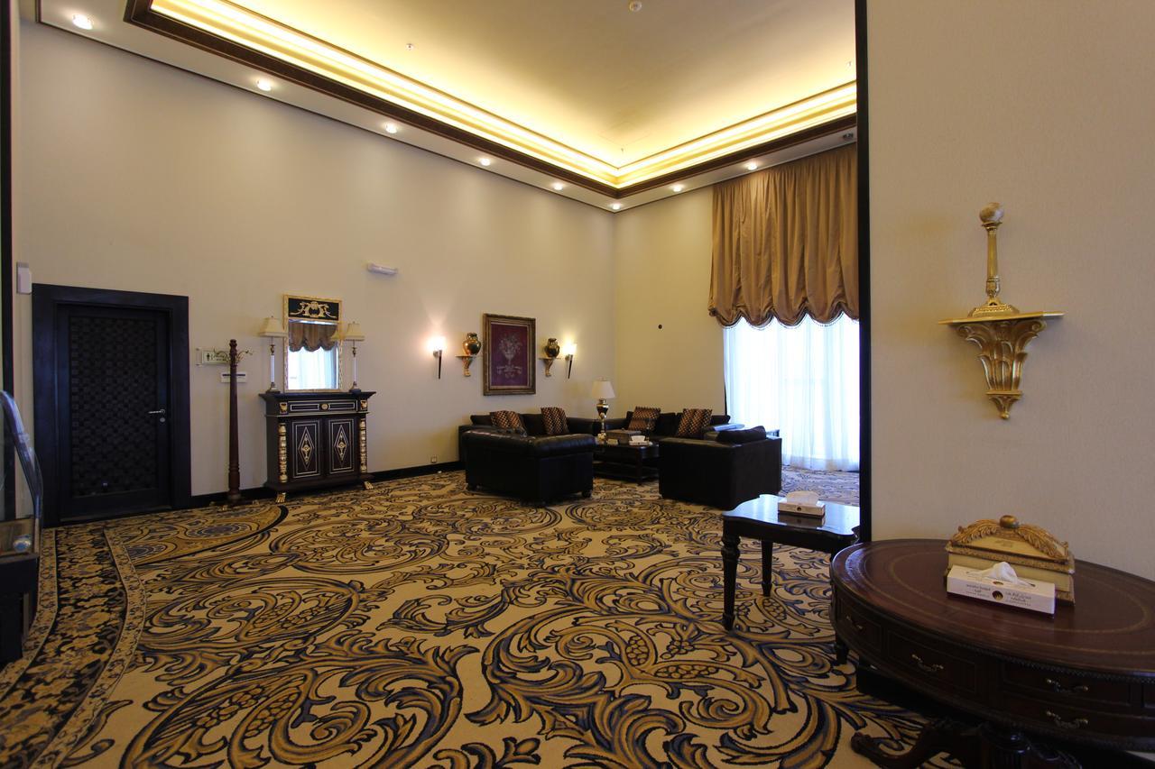 Awaliv International Hotel Ta'if Eksteriør billede A room at the hotel