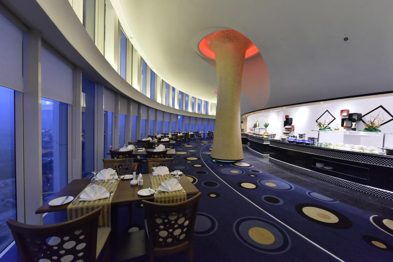 Awaliv International Hotel Ta'if Eksteriør billede The 360 Restaurant