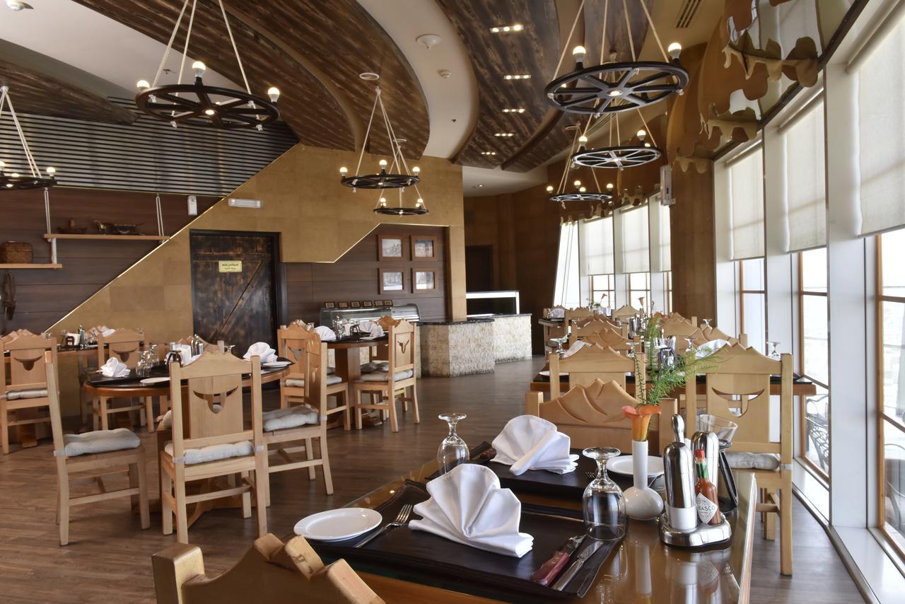 Awaliv International Hotel Ta'if Eksteriør billede The restaurant