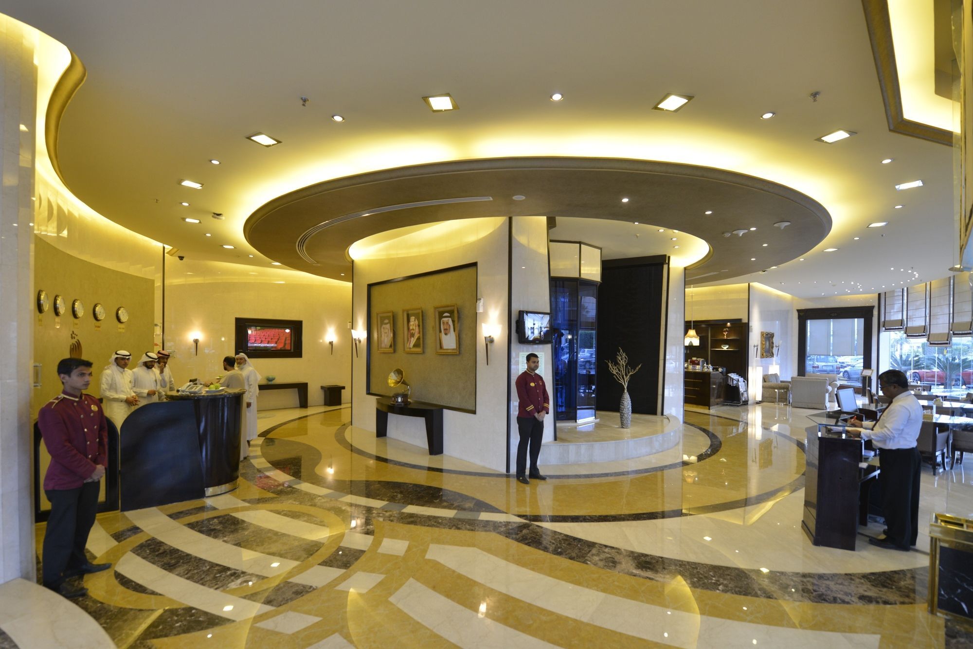 Awaliv International Hotel Ta'if Eksteriør billede Lobby